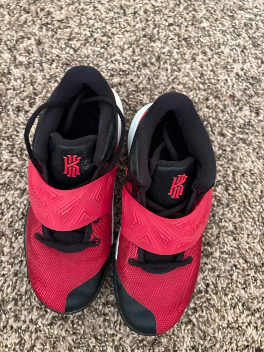 Nike Kyrie Flytrap 3 Kids Basketball Shoes Bred Black Red